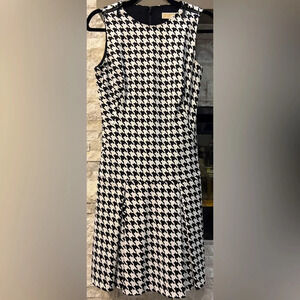 Michael MK size 2 black and white geometric print sleeveless low waist dress